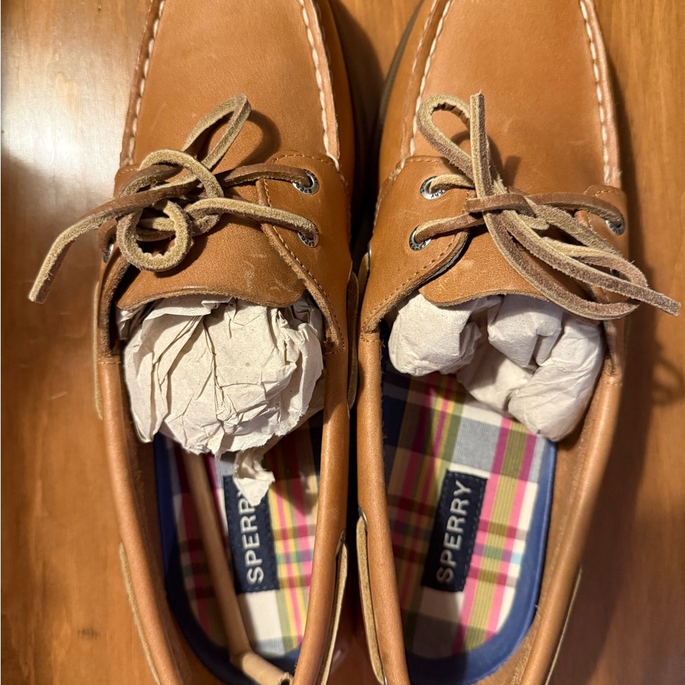 Sperry Woman’s Tan Boat Shoes - Picture 5 of 5